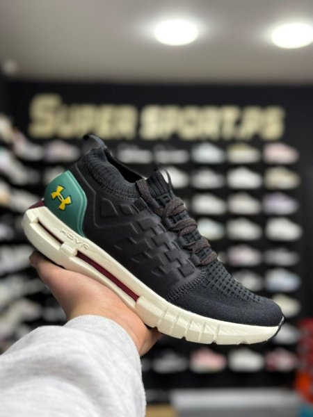 UNDER ARMOUR HOVR