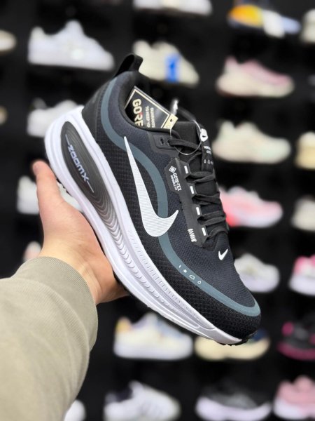 اسود ابيض كحلي