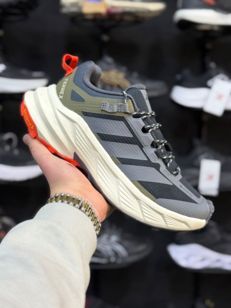 كحلي برتقالي