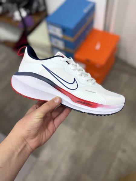 MEN.NIKE EAZGO V2