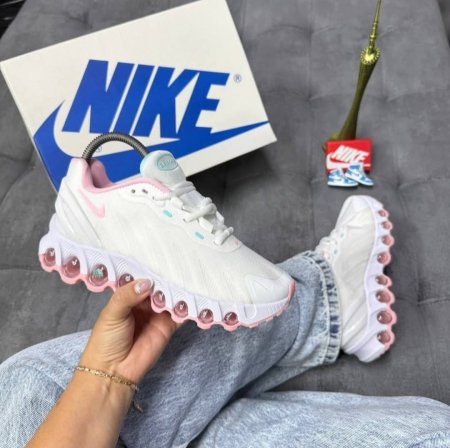 Nike EAzGo v2