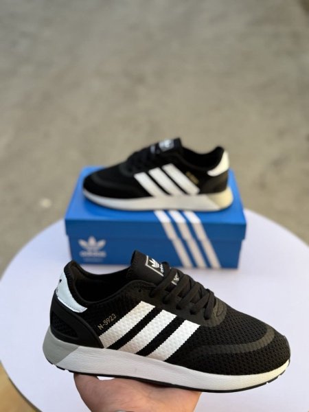 ADIDAS5923