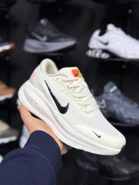 nike run  zoomx